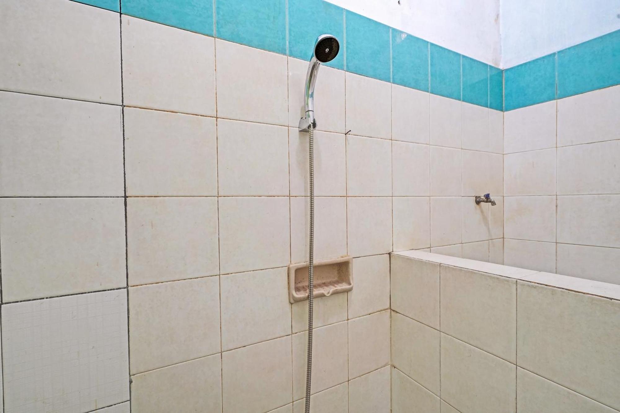 Hotel Oyo Life 92709 Kost Teras Cikapundung Syariah à Bandung Extérieur photo